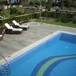 Amorosa Villa *