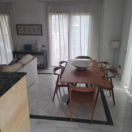 Villa Amorosa Polis