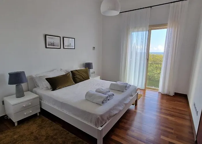 アモローサ ヴィラズ Polis