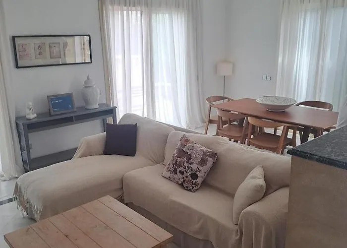 ヴィラ アモローサ ヴィラズ *